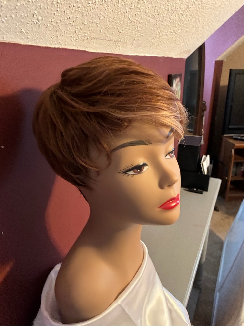 Women’s Short Pixie Wig in Light Brown NWOT. Fancy